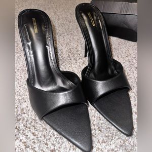 Black Pointed High Heeled Mules